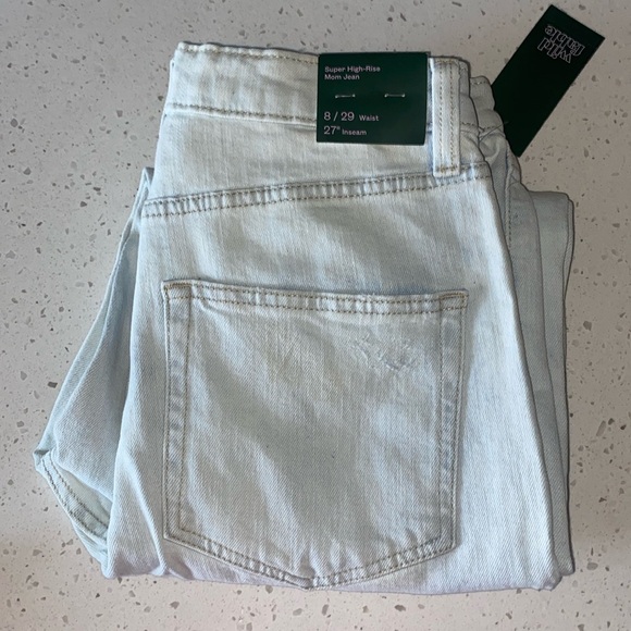 Light Rinse Light Rinse Distressed Super High Rise Mom Jeans - Picture 1 of 6